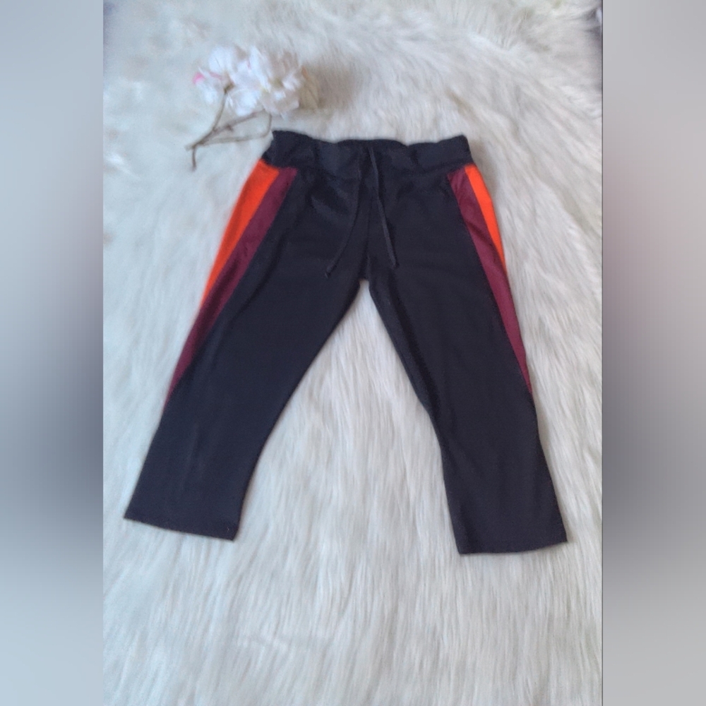 Women's Black Capris  Size M 8-10